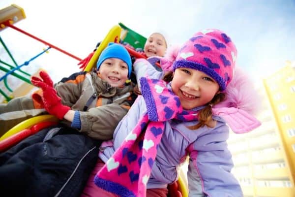 kids playing outside and building resilience