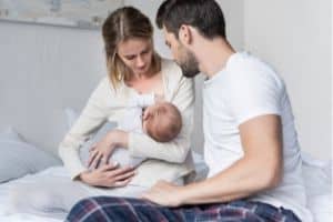 breastfeeding-mother-with-supportive-husband