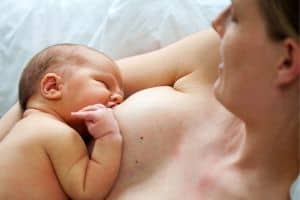 skin-to-skin mother with newborn
