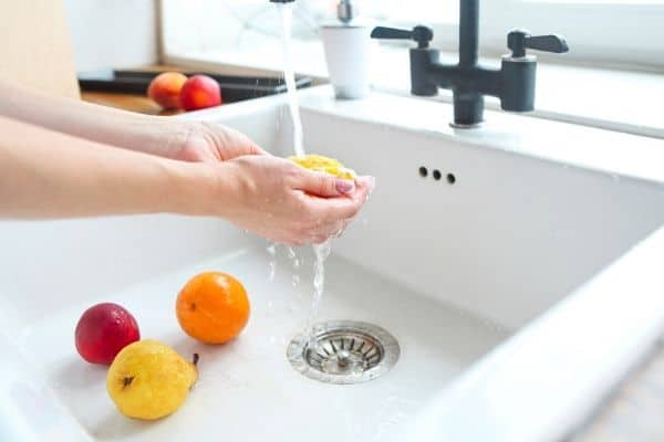 washing-fruits-and-vegetables