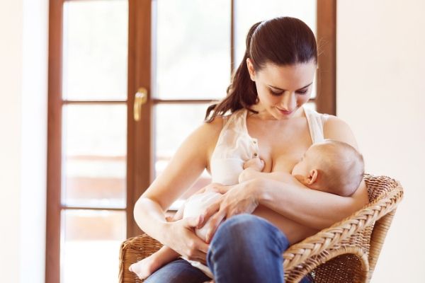 Breastfeeding-4-month-old