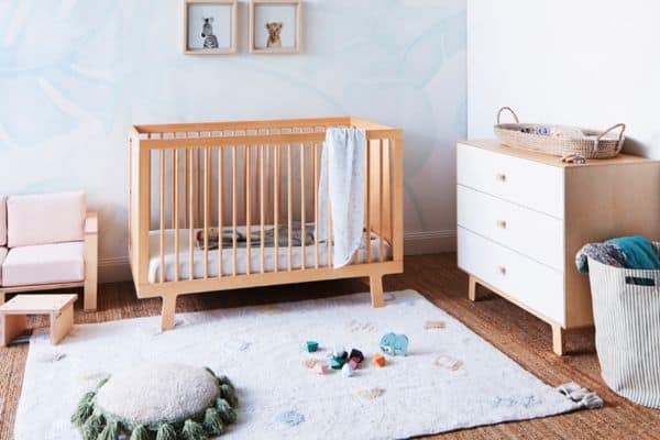 Sparrow Greenguard crib from Oeuf made of solid birch and Baltic birch plywood